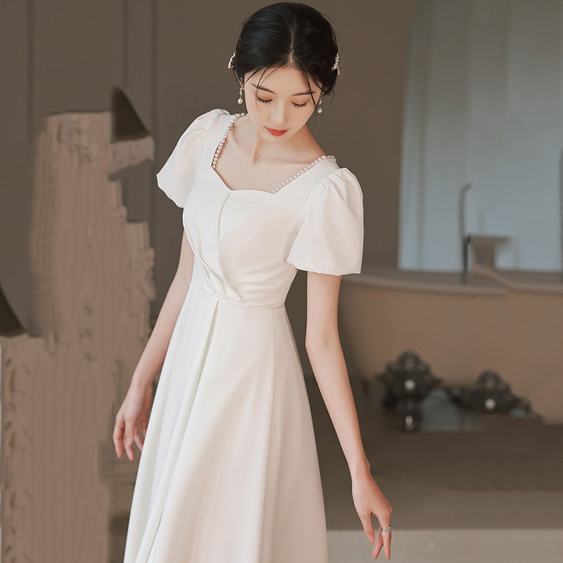 White Evening Dress That Can Be Worn Casually, for Graduation, Dating, or as a Small White Dress for Summer Engagements and Registration Ceremonies White Evening Dress That Can Be Worn Casually, for Graduation, Dating, or as a Small White Dress for Summer Engagements and Registration Ceremonies