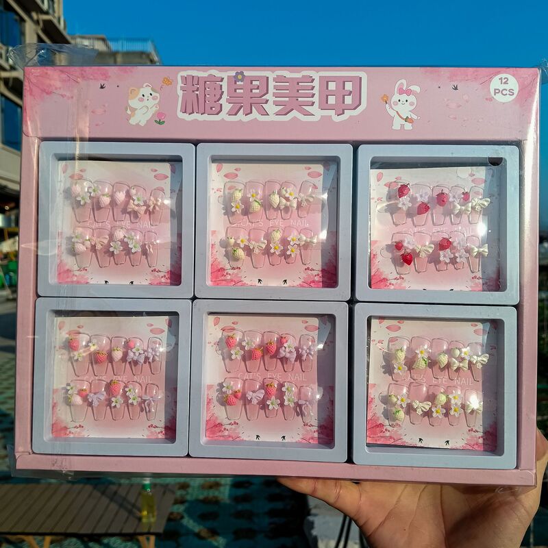 New Wholesale Ice-Clear Cute Strawberry Sweet 12-Piece Wearable Nails Fresh and Youthful Student Girl Style Flower Fake Nails