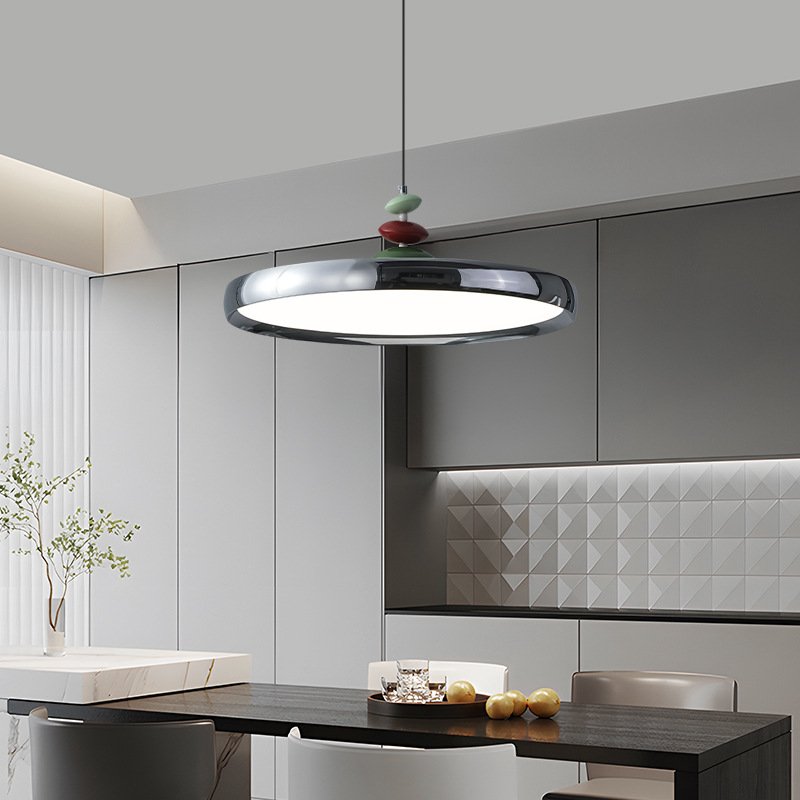 Medieval platillo volador lámpara de mesa de comedor crema simple Bauhaus espectro completo creativo de protección de los ojos comedor bar lámpara de dormitorio