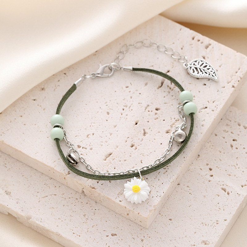 Korean Style Fresh and Cute Little Daisy Bell Bracelet for Ladies and Students, Good Luck Gift Bracelet with Chain Elements