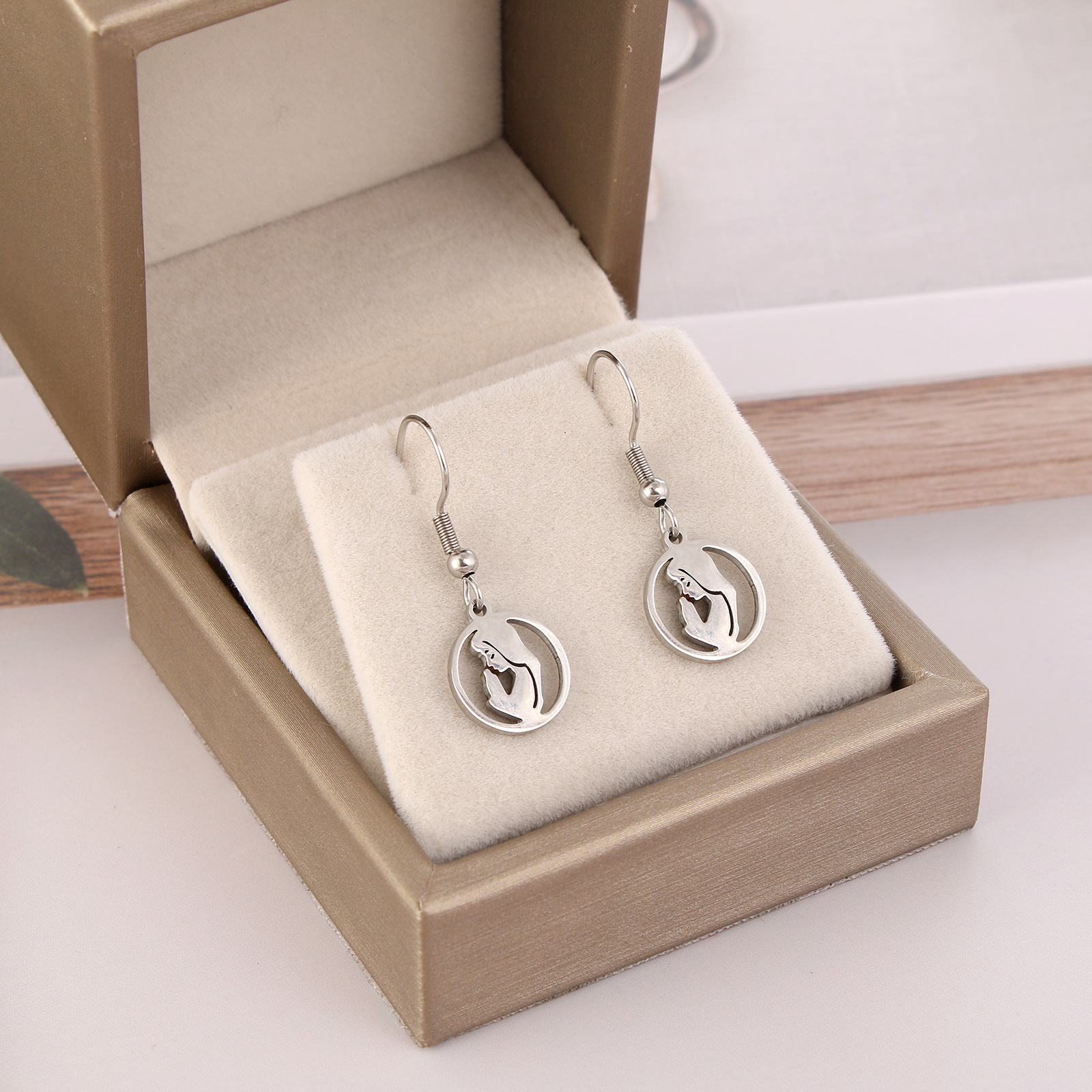 Fashion Portrait Stainless Steel Polishing Drop Earrings 1 Pair