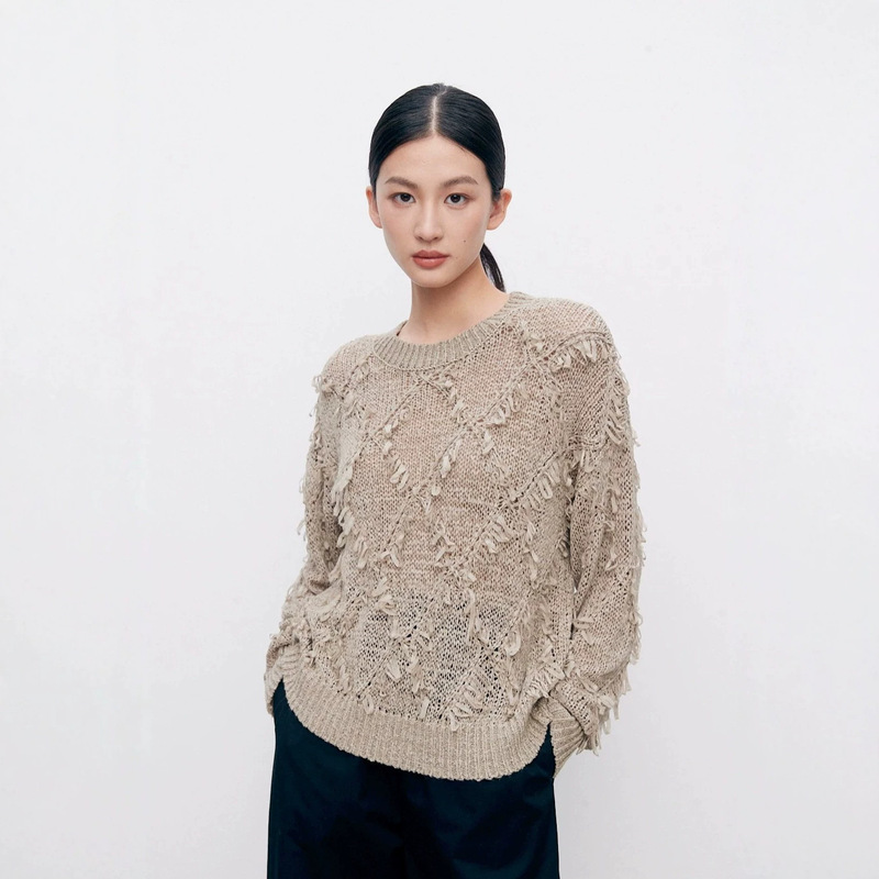 Shenzhen Nanyou Women's Fashion: Mara-style diamond-patterned, textured yarn, round-neck, long-sleeved, stylish tassel knit sweater Shenzhen Nanyou Women's Fashion: Mara-style diamond-patterned, textured yarn, round-neck, long-sleeved, stylish tassel knit sweater