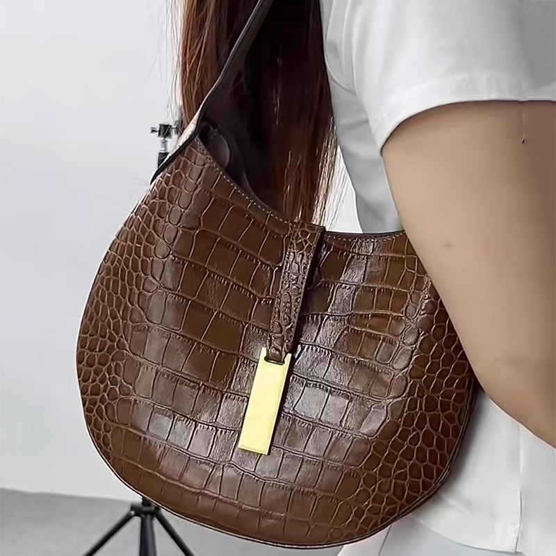 Small size crocodile pattern round version customized
