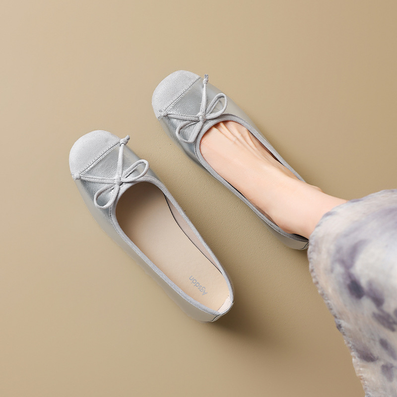 Auge Lion plateado Mary Zhen zapatos para mujeres 2026 nuevos zapatos de verano arco zapatos franceses