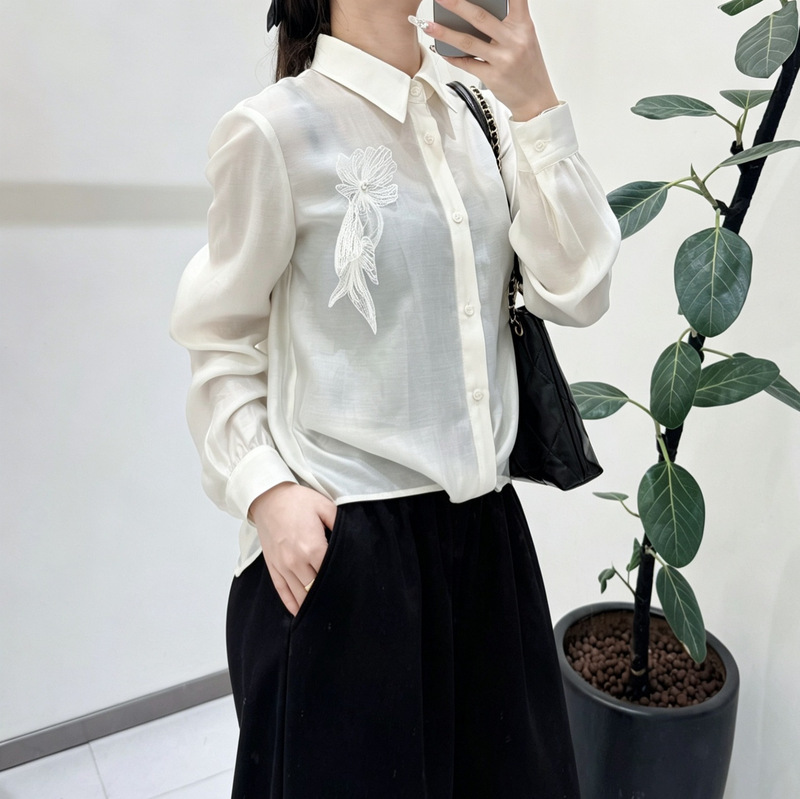 Hand-Sewn French Floral Lyocell 2026 Summer Long-Sleeve Shirt, Light Luxury Women's High-End Top Hand-Sewn French Floral Lyocell 2026 Summer Long-Sleeve Shirt, Light Luxury Women's High-End Top