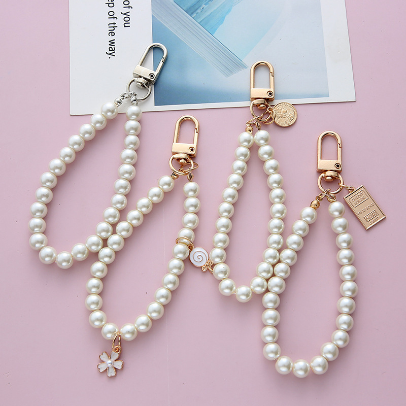 Retro Pearl Keychain Wholesale Alloy Letter Keychain Cute DIY Student Bag Pendant Mobile Phone Chain Pendant Retro Pearl Keychain Wholesale Alloy Letter Keychain Cute DIY Student Bag Pendant Mobile Phone Chain Pendant