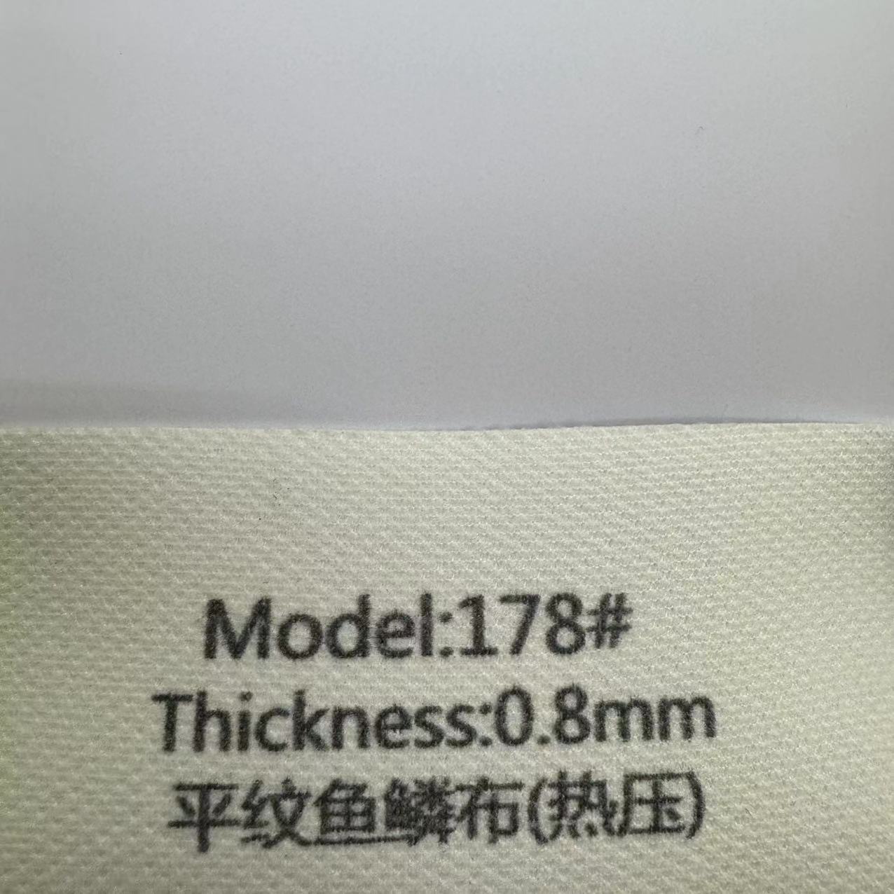 0.8mm 일반 생선 비늘 천(핫 프레스)