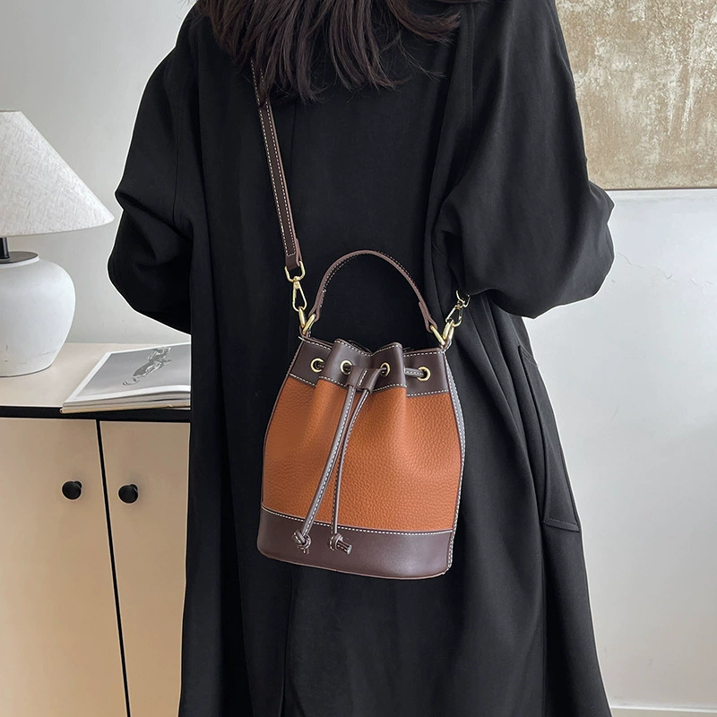Small design shoulder bag, drawstring