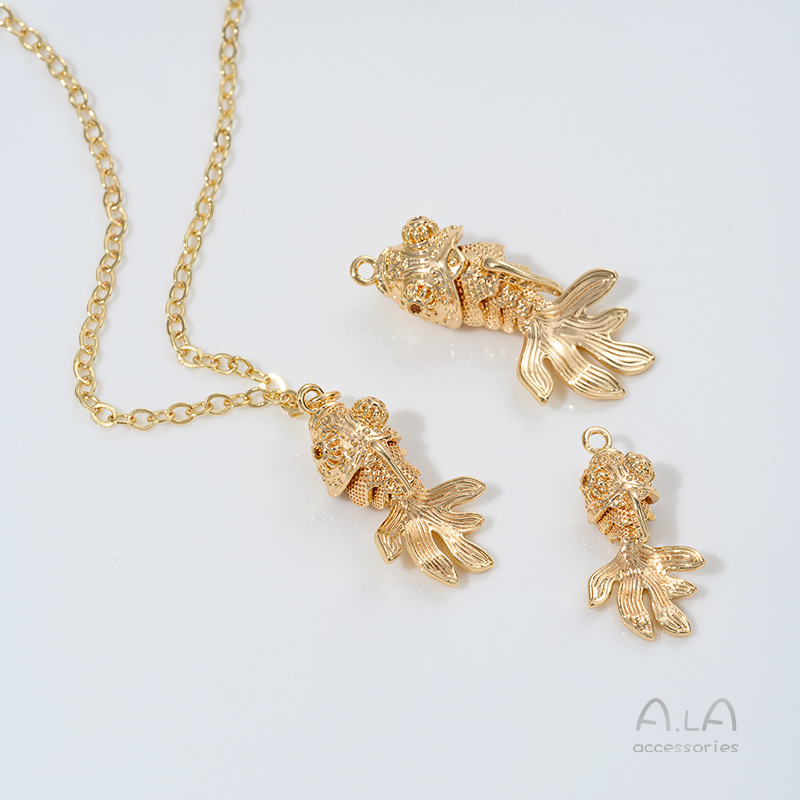 Color de retención de color paquete de 14K accesorios de joyería de bricolaje dorado peces de colores colgante de koi cuerda hecha a mano pulsera de perlas accesorios materiales