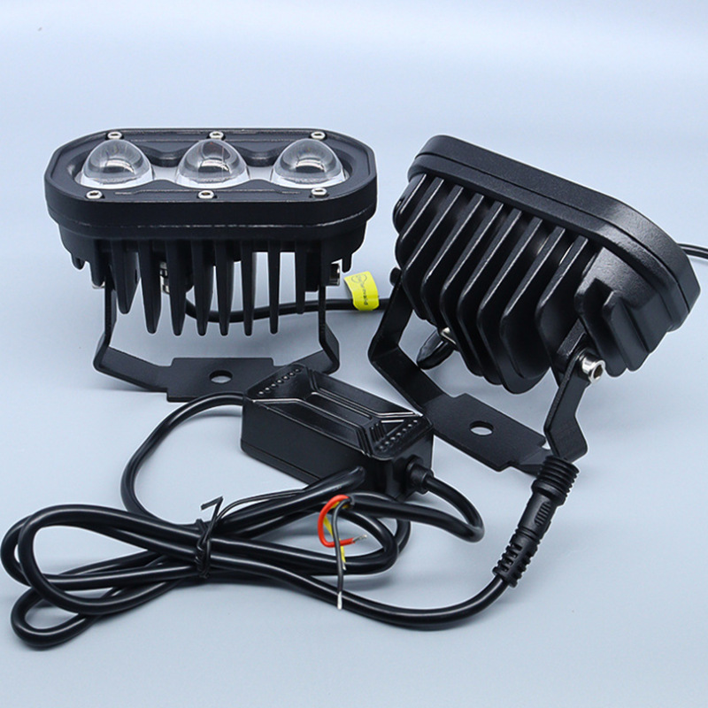 U18 Motorcycle Spotlight 60W Brillante Lámpara de niebla de dos colores Lámpara de disparo láser flash Lighthouse LED Spotlight Modified