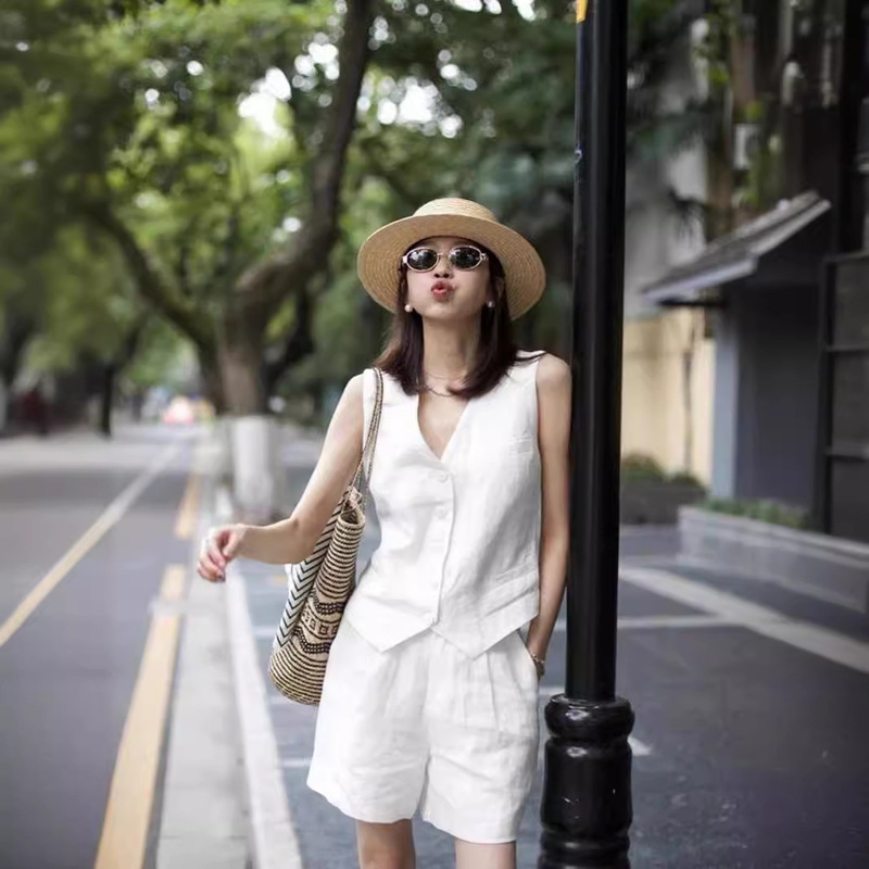 Summer White Linen Cotton Linen Fashion Relaxation High-end Wear Sleeveless Vest Shorts suit Two-piece Set for Women