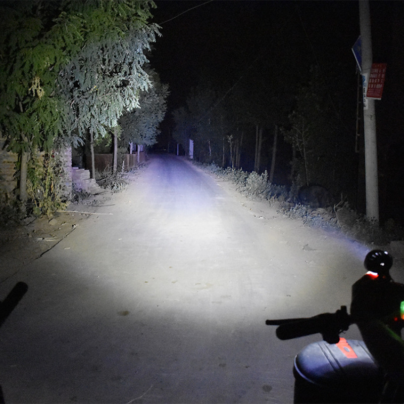 Luz de luz de coche eléctrico led súper brillante 12v48v60v72v motocicleta modificada lámpara de lente externa lámpara de faro