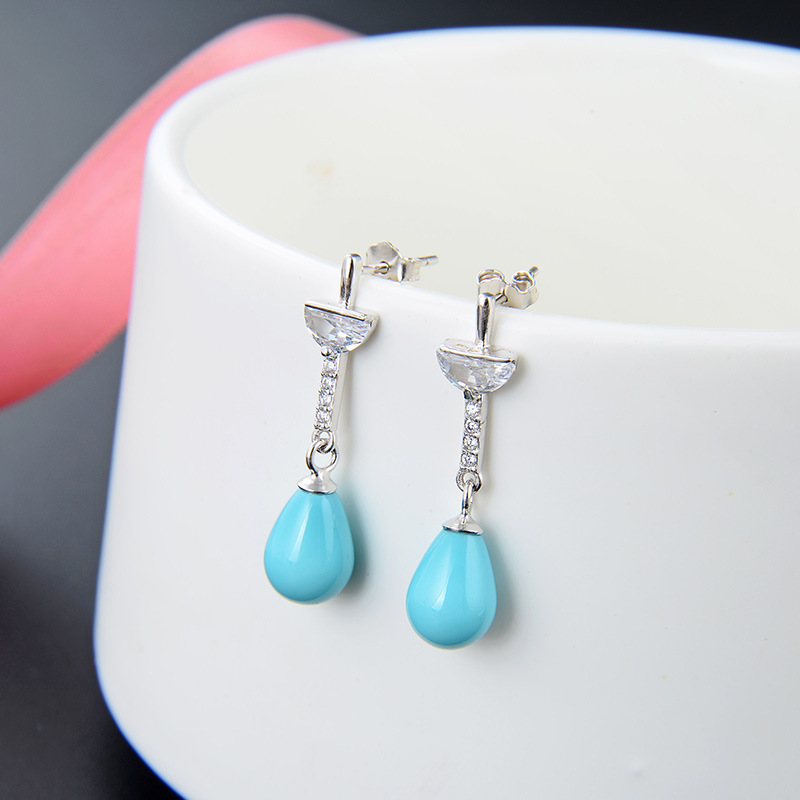 S925 plata diamantes perlas pendientes creativos pendientes cortos para mujeres estilo de moda japonés y coreano gota de agua pendientes de perlas