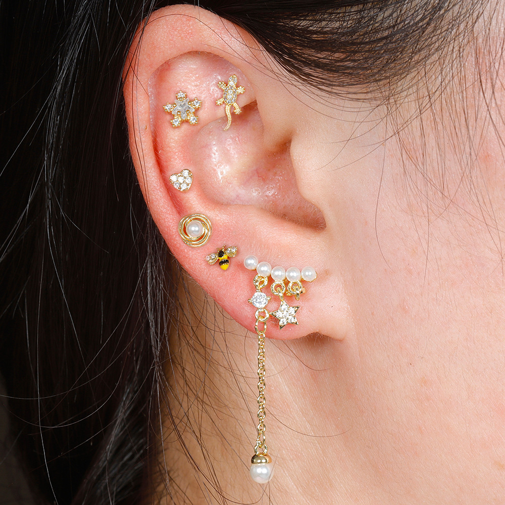 4g Weight 304 Stainless Steel Ear Needle Material Artificial Pearls, Zircon Inlay Material Drop Earrings, Ear Studs Classification 1 Piece Quantity Daily, Street Occasion 304 Stainless Steel Material Geometric Pattern All Seasons Season Women's Gender Plating Design Elegant, Classic Style Style 1 Piece Elegant Classic Style Geometric Bee Plating 304 Stainless Steel Artificial Pearls Zircon Drop Earrings Ear Studs 2
