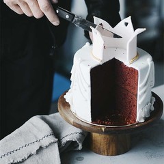 Cross-border Japanese-style Instagram home solid wood snack high-leg cake display rack, trending sushi plating cheese fruit plate