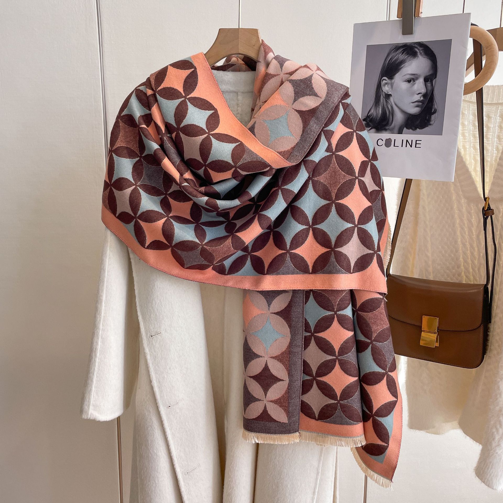 Otoño e Invierno estilo coreano versátil clásico diamante a cuadros bufanda de Cachemira engrosada de las mujeres habitación con aire acondicionado bufanda caliente chal