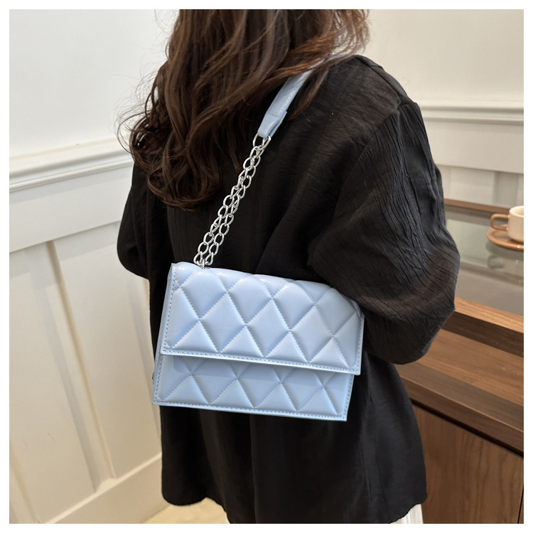 The 2024 autumn new French niche design chain small square bag, a fashionable macaron color single-shoulder crossbody bag undefined