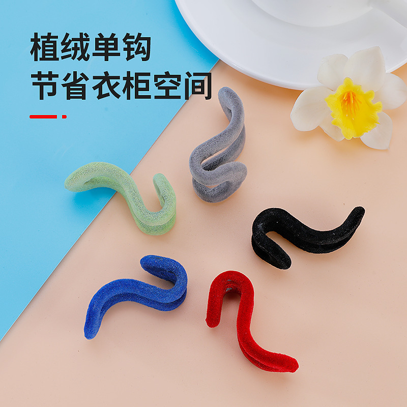 Manufacturer Mini Small Hook Sticky Hook Clothes Hook Hanger Hook Flocking Hook Kitchen Storage Wardrobe Hook Home