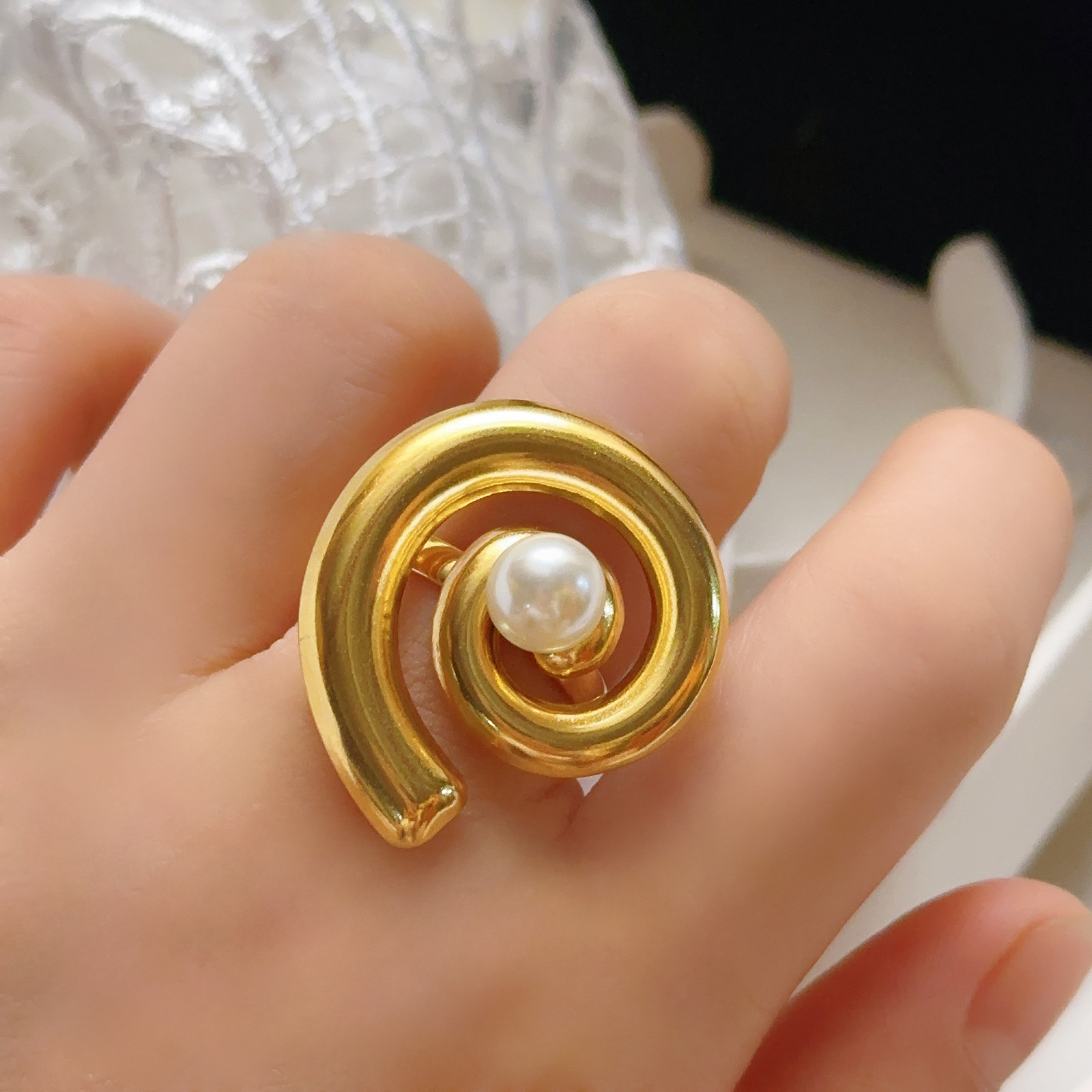 Europa y los Estados Unidos de acero inoxidable conchas collares lujosos de alta calidad cadena de clavícula de estrellas de mar hilos transfronterizos collares de acero de titanio mujeres