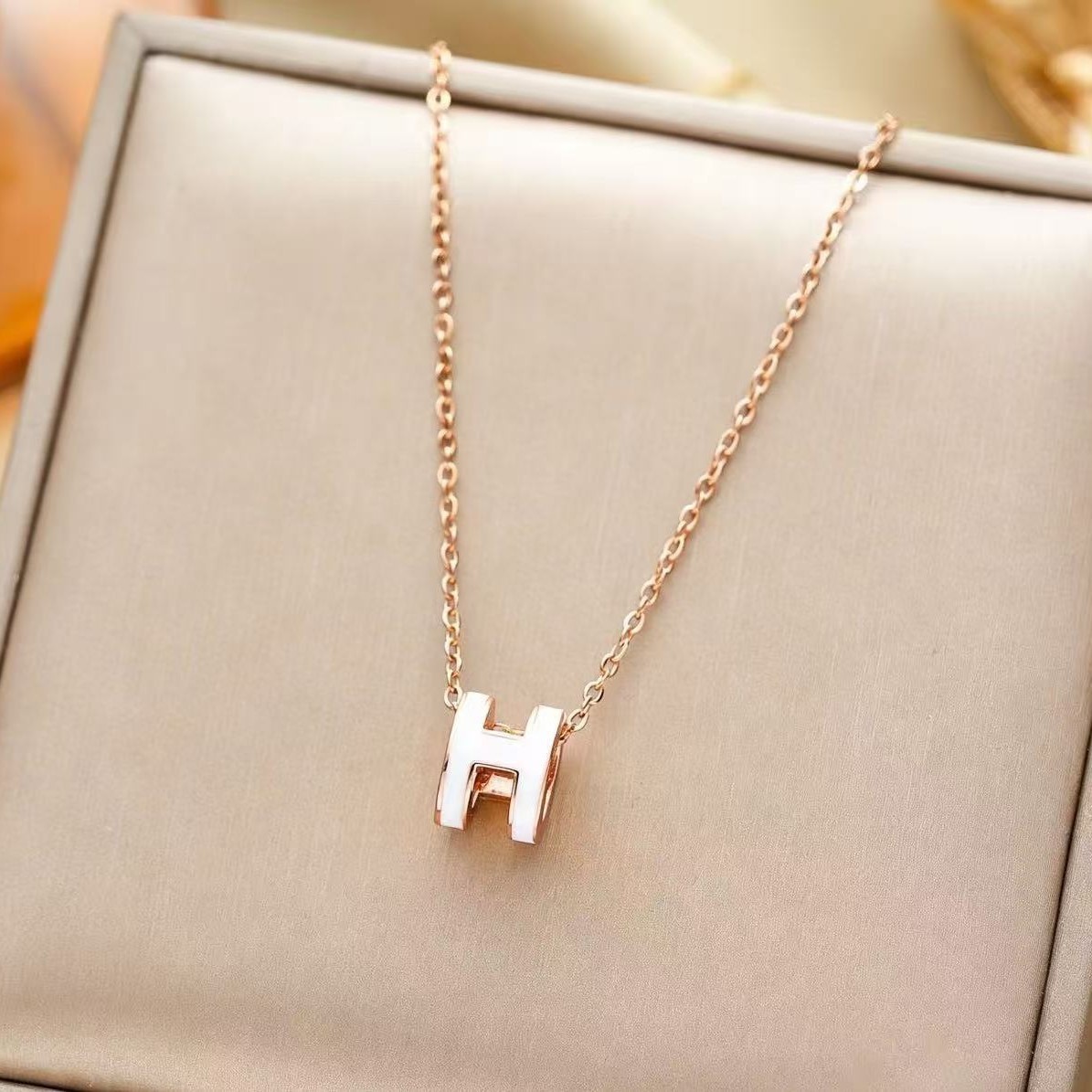 XL8207-로즈 골드 화이트