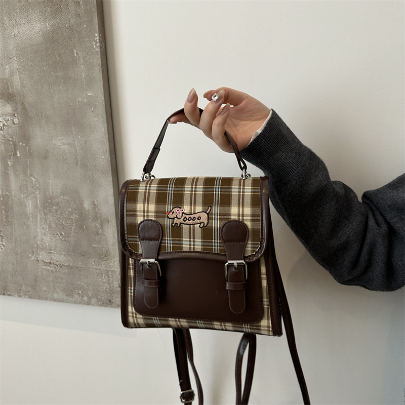 Mochila de moda para mujeres nicho de diseño portátil bolsas escolares coreanas retro ocio moda mochila de viaje ligera