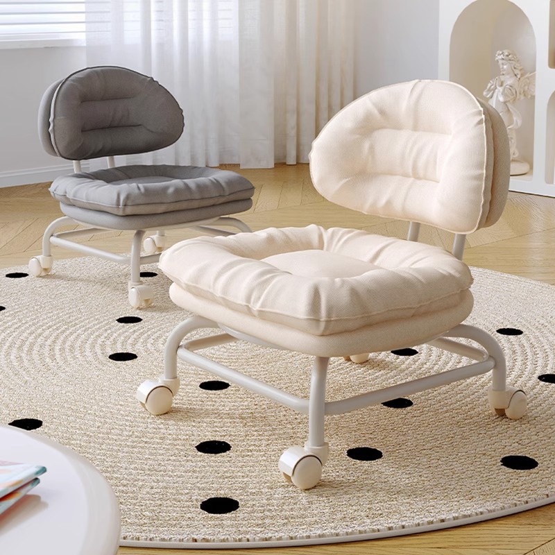 Taburete pequeño con ruedas universales para el hogar, taburete bajo con polea, banco con ruedas para niños, silla con respaldo de costura, taburete para cambiar zapatos, artefacto para bebé