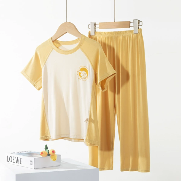 Yellow trousers, with short sleeve