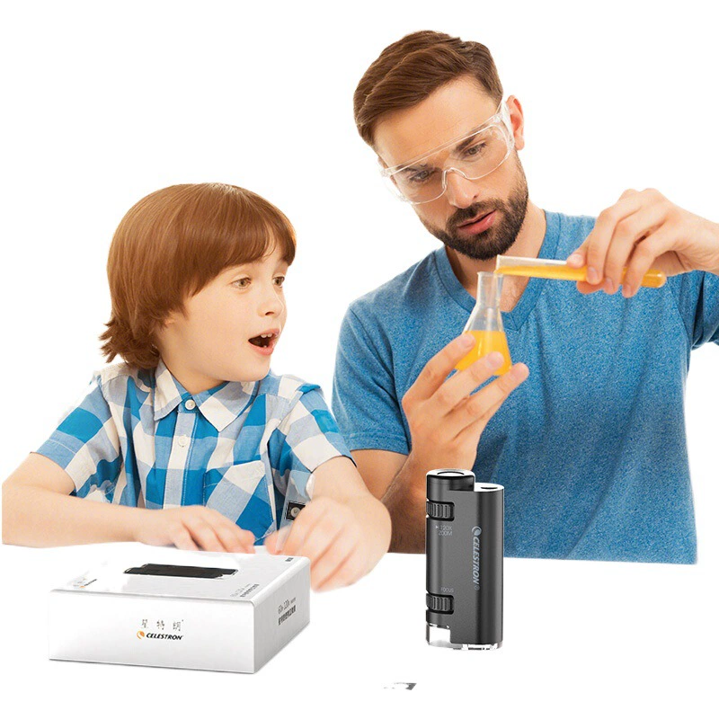 Дети и студенты используют миниатюрные портативные микроскопы с высококачественным светодиодным освещением для научных наблюдений и исследований.