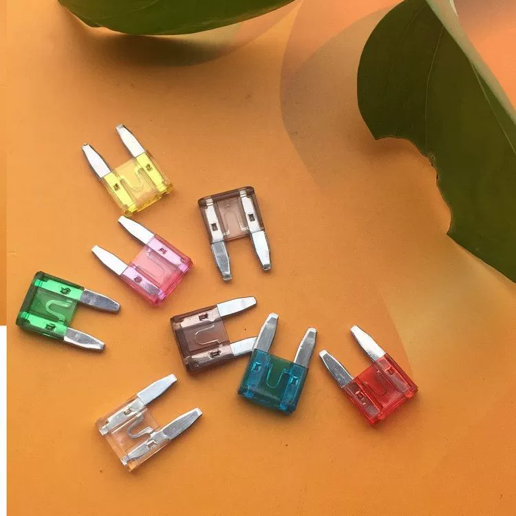 Производители контактный мини-типа вставить предохранитель, небольшой вставить автомобиль предохранитель, цинк пластины автомобиля предохранитель