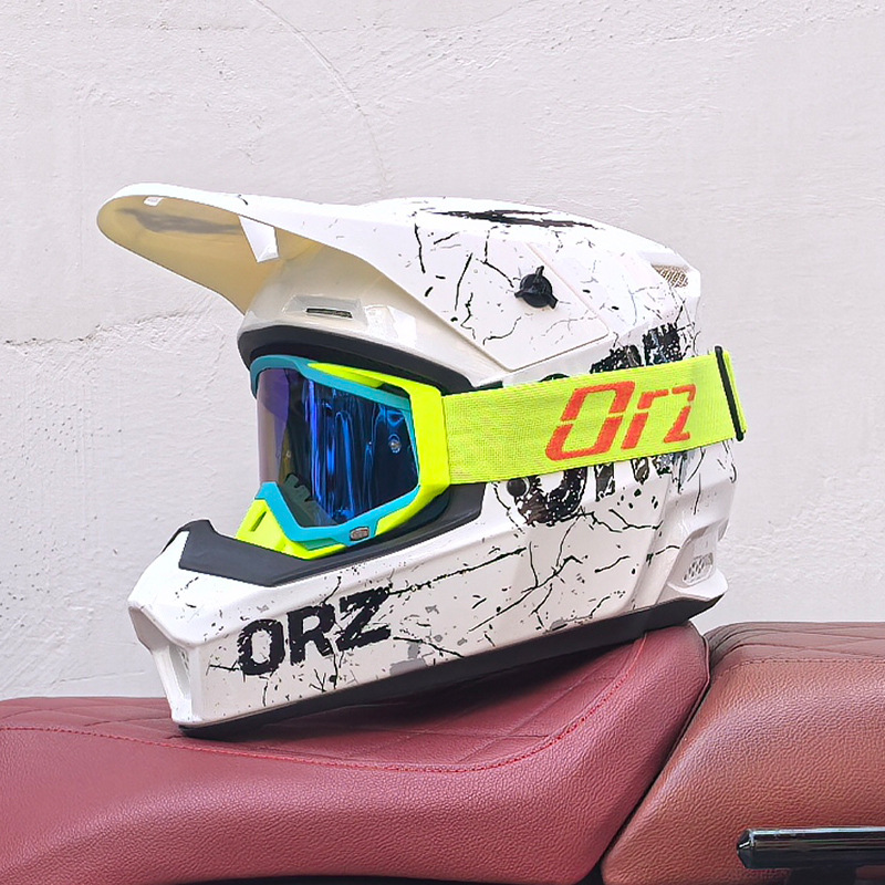 Casco todoterreno Casco de coche eléctrico Casco de rally para hombres y mujeres Casco de batería de descenso de velocidad de bicicleta de montaña Casco completo ORZ