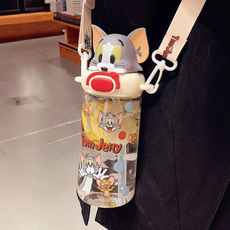 トムとジェリー子供用トリタンプラスチックウォーターカップ新しい男の子と女の子の学校特別なストローカップ夏の幼稚園|undefined