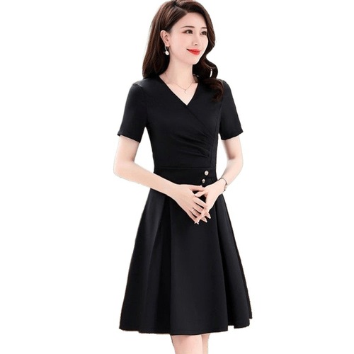 Plus-size 300-pound curvy mom-style dress—summer, youthful look, perfect for hiding curves while creating a slimming effect with its mid-length design.