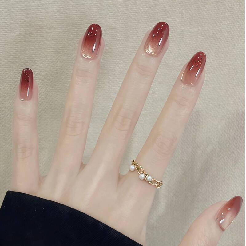 [Red Pomegranate] Cute Autumn and Winter Whitening Wearable Nails Gradient Cat-Eye Water-Glossy Wearable Nails