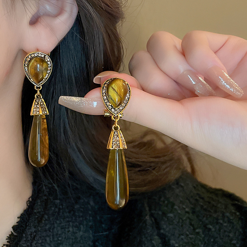 Designer style diamond inlaid resin water drop earrings, artistic retro light luxury long earrings, antique style earrings_voghion.com