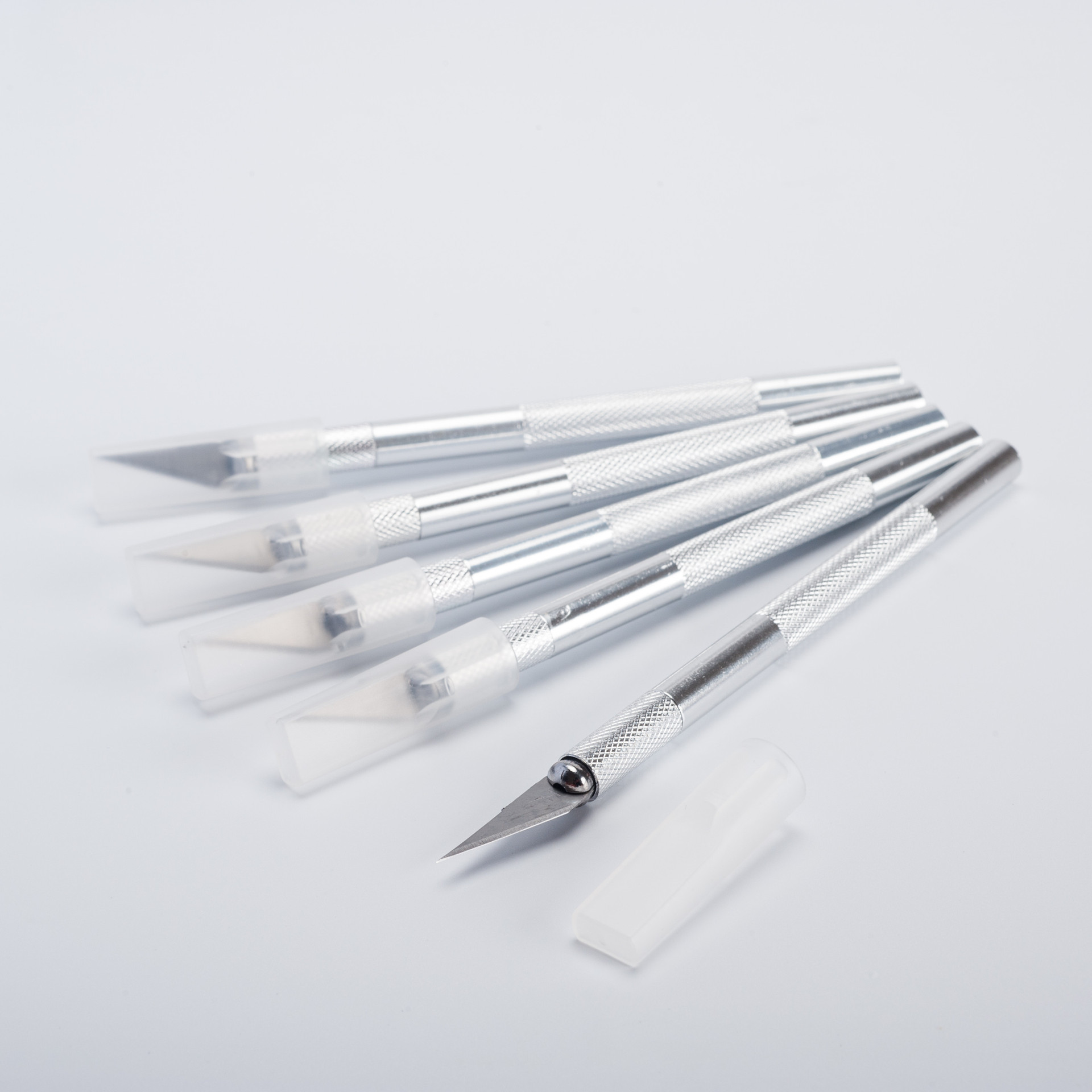 Bisturí de Talla Manual con 5 Cuchillas para Manualidades y Corte de Papel