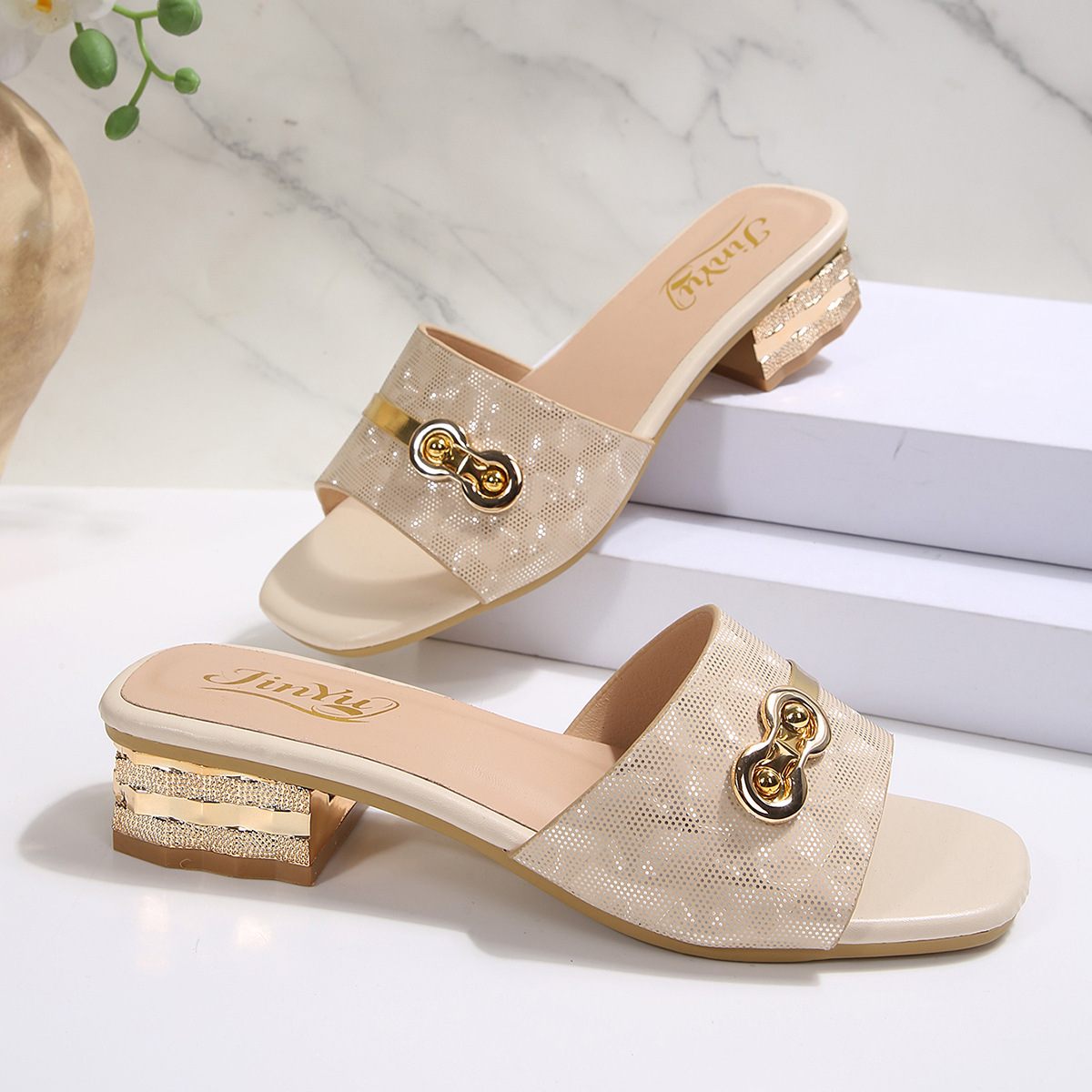 Sandalias de comercio exterior transfronterizas zapatillas de tacón alto para mujeres un pedazo de temperamento de metal decoración de hebilla cuadrada sandalias