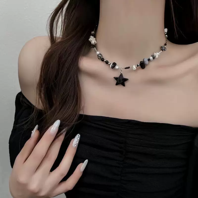 甜酷风黑色星星树脂项链串珠锁骨链女高级感新中式项链女复古配饰