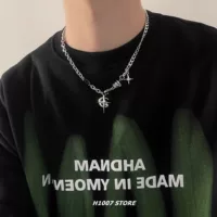 Ожерелье из титановой стали Черный драгоценный камень Mang Star Европейское и американское уличное ожерелье в стиле хип-хоп для мальчиков Нишевый дизайн Усовершенствованная цепочка на ключицу