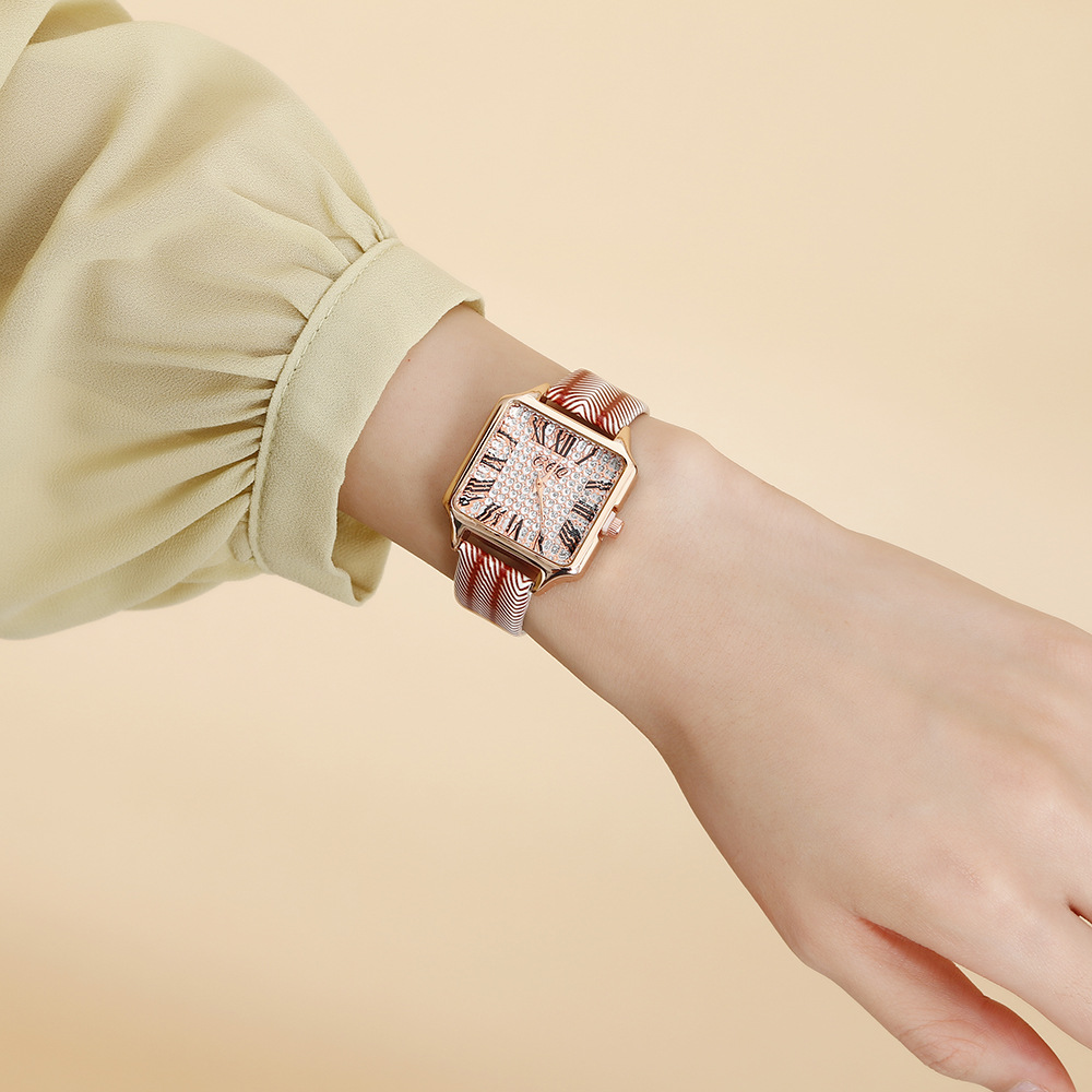 Pinduoduo nuovo orologio da donna digitale romano minimalista con cassa in lega di quarzo con cintura Candy_voghion.com