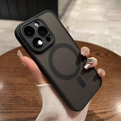 iPhone16Pro用マットな肌触りの携帯電話ケース、磁気吸着式、Apple 17Pro用、レンズフィルム付き、13保護カバー