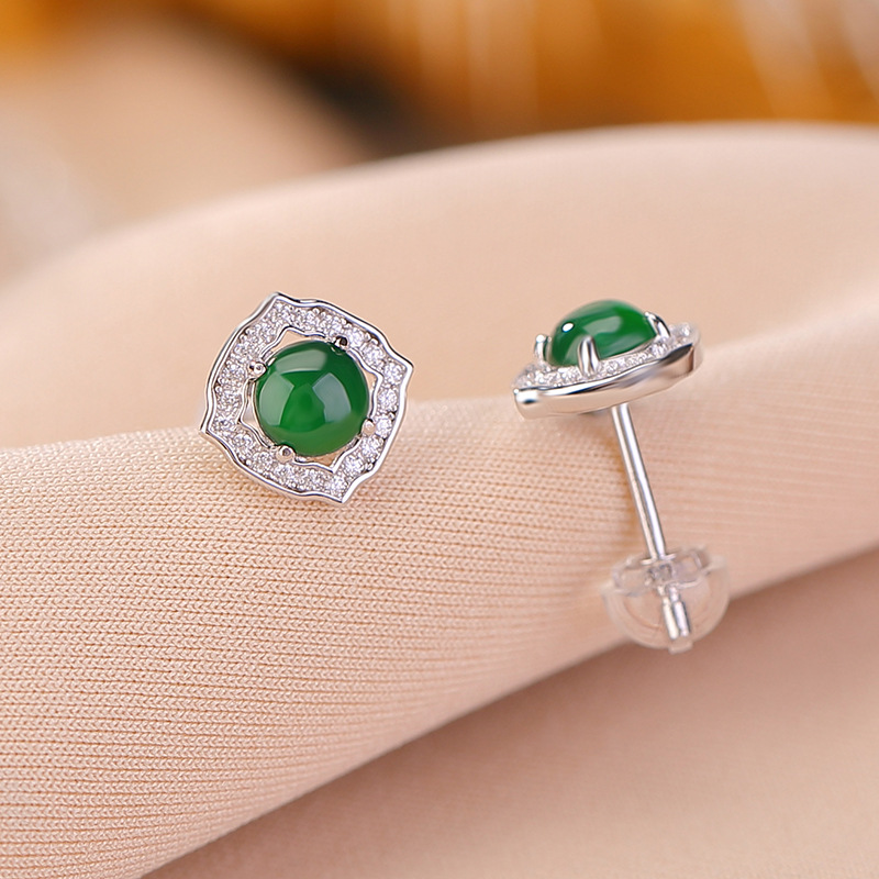 Mẫu ngọc lục bảo