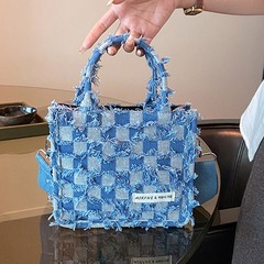韓版手提時尚包包女新款小眾設計格紋牛仔布托特包學生上課斜挎包