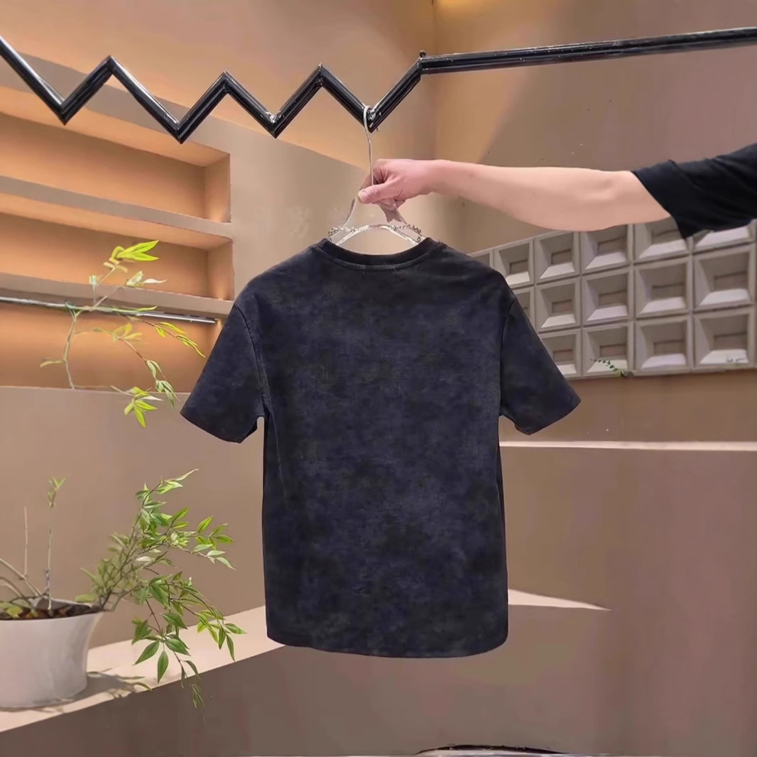 Camiseta de manga corta para hombres de verano, seda de hielo transpirable, nuevo estilo retro jacquard casual, suelto, versátil, cuello redondo, chaqueta de moda