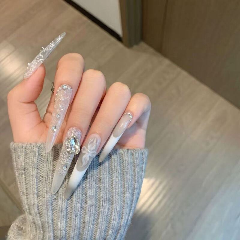 Atmospheric Feel【Coconut Soft White】Exquisite Carved French Gradient Nail Art with Gentle Lace and Crushed Diamonds Wearable Nail Tips Atmospheric Feel【Coconut Soft White】Exquisite Carved French Gradient Nail Art with Gentle Lace and Crushed Diamonds Wearable Nail Tips