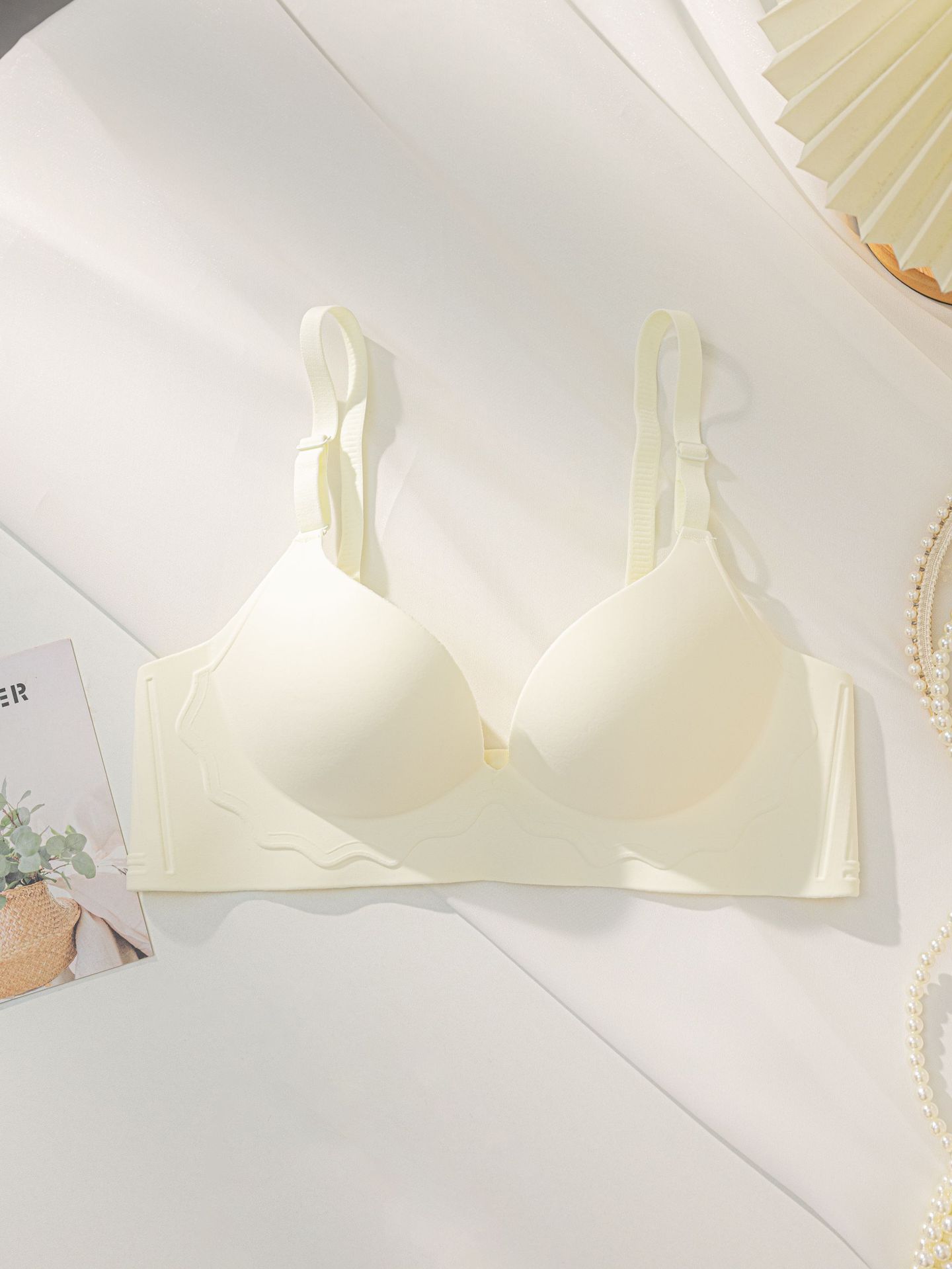 Venta directa de fábrica comercio electrónico transfronterizo Sudeste de Asia Vietnam Tailandia damas pecho pequeño soporte superior sin costuras colección lateral sujetador