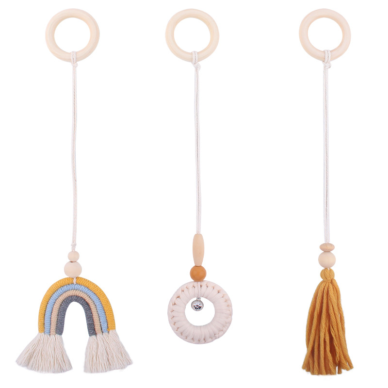 Suministros para bebés de dibujos animados Arco Iris colgante de tres piezas de los niños de educación temprana hecha a mano tejida sonajero juguete Decoración