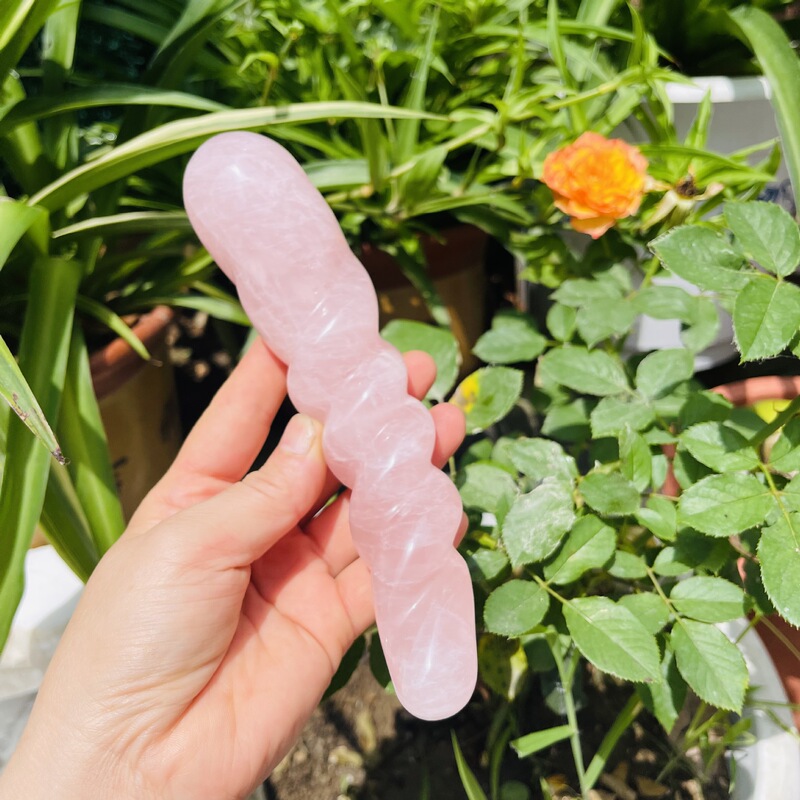 天然粉晶雕刻原石打磨水晶按摩棒 图 2