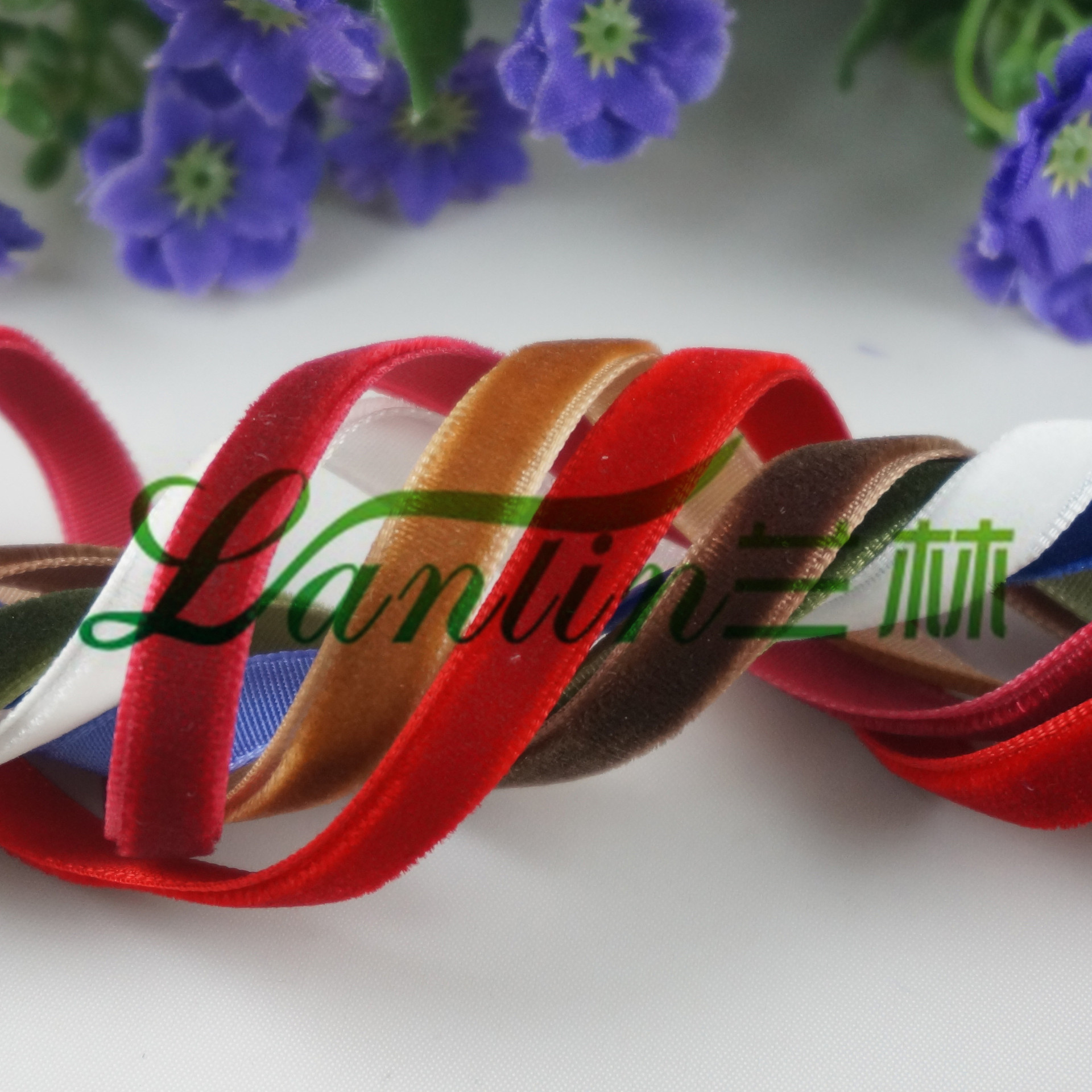 Cinta flocada de terciopelo de una cara Cinta Accesorios de bricolaje Collar de clavícula Material de la correa del cuello Cinta de terciopelo Multicolor