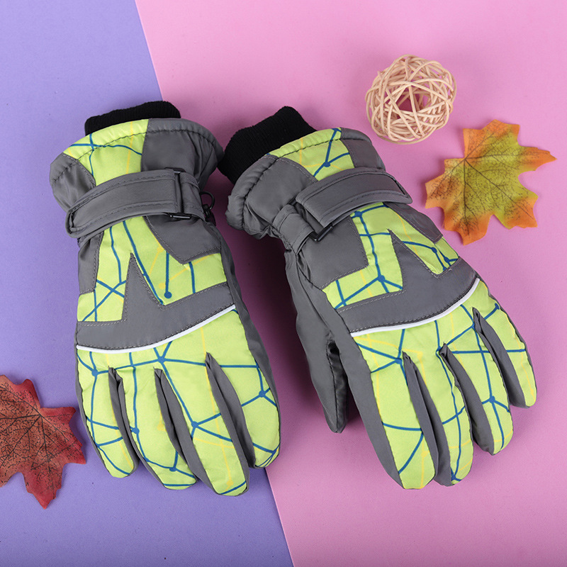 4-17 años de edad de los niños engrosada a prueba de frío impermeable a prueba de viento antideslizante cálido esquí nieve jugando guantes de algodón de invierno