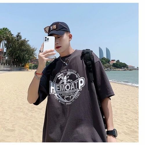 Carta de manga corta de los hombres de verano ins Marca de moda Hong Kong estilo camiseta suelta simple ropa de todo fósforo estilo Harajuku moda media manga